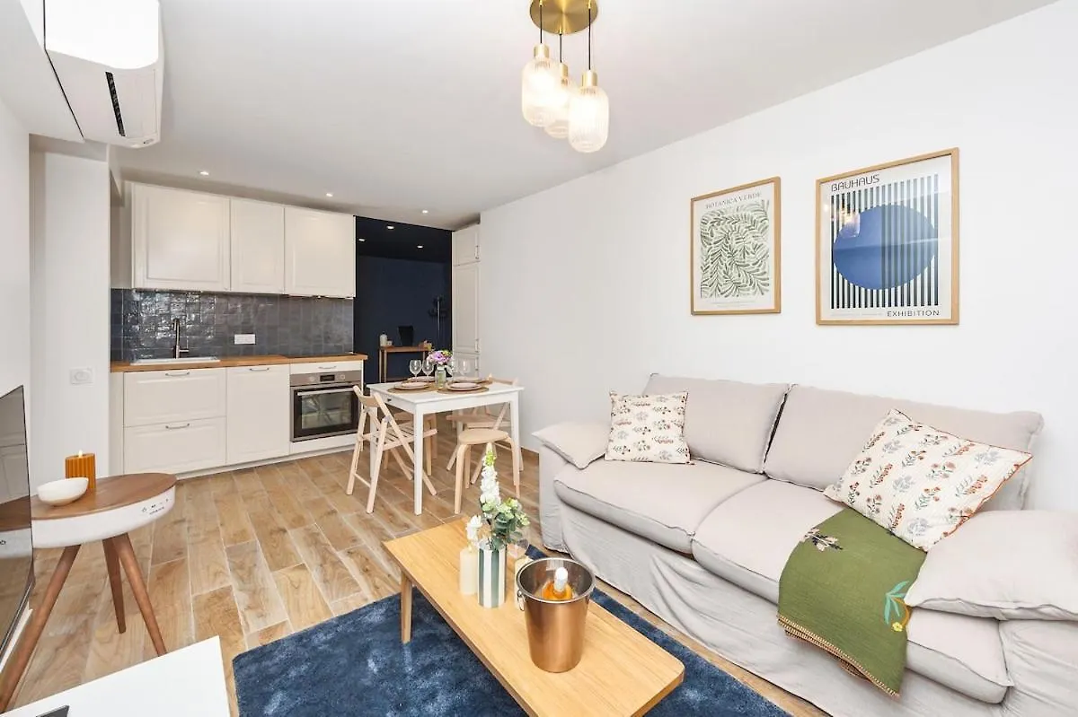 2Mn Monaco - Coquet Appartement Renove - Dm Roquebrune-Cap-Martin 0*,  Francie